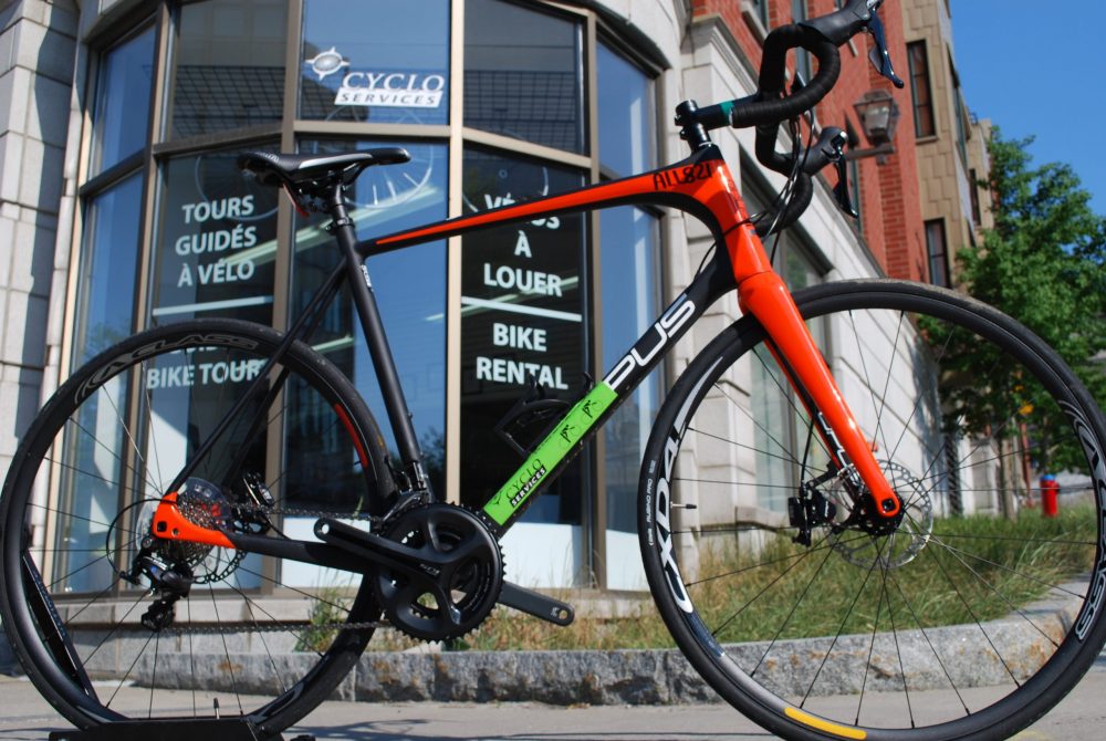 Road or touring bike for rent at Cyclo Services