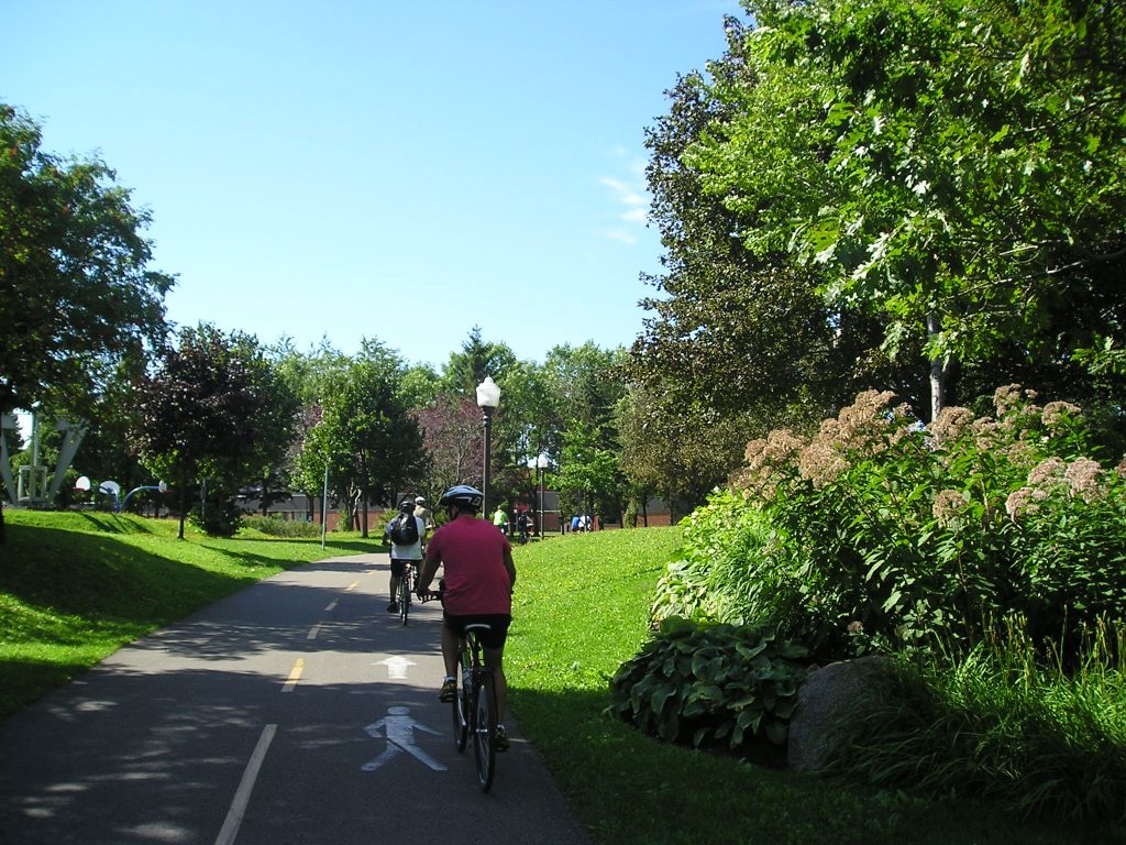 Bike path along the Saint-Charles River in Québec City